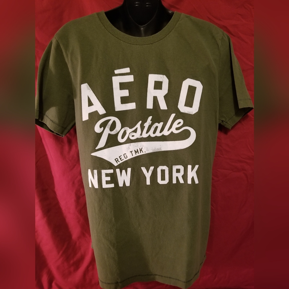 Aeropostale Men's Hunter Green Printed TShirt, Size M